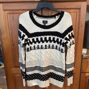American Eagle Black and White Over Sized Knit Sweater